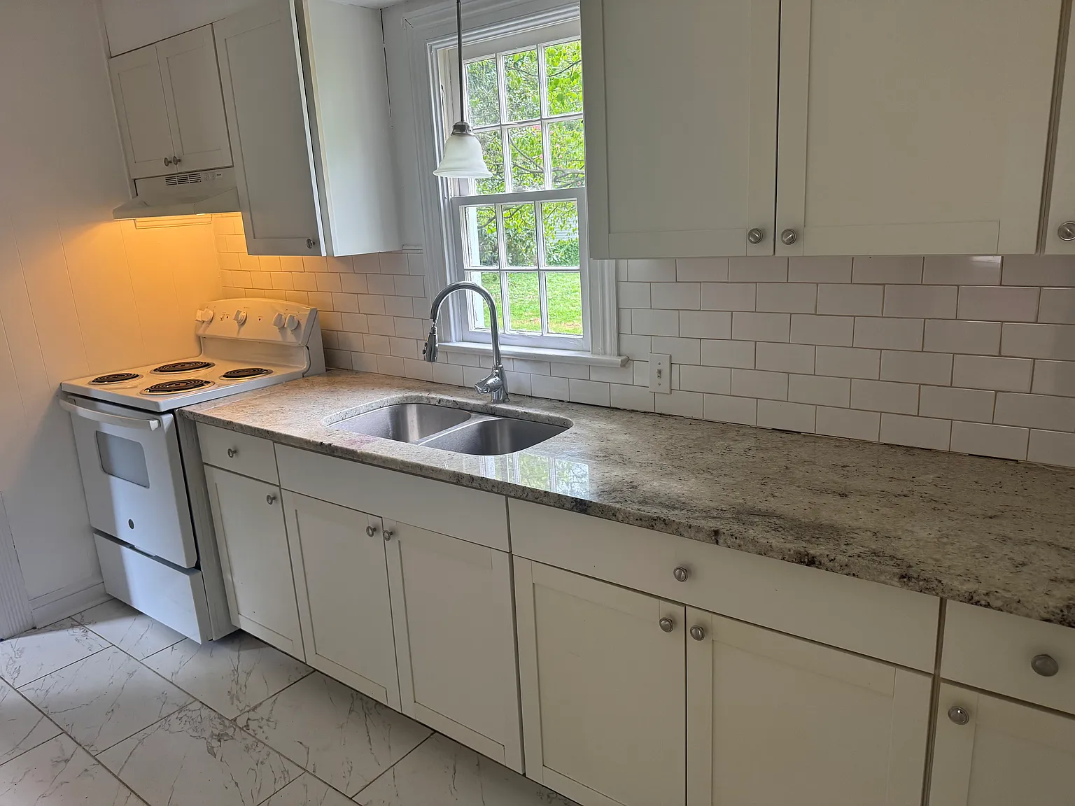 2 bed, 1075 sqft, $1,095 — Photo 3