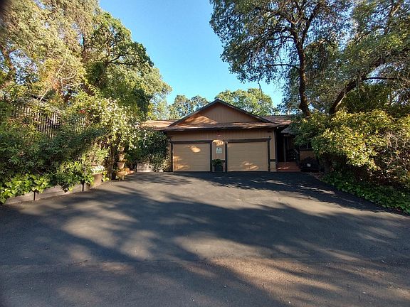 2nd image of 3122 Garden Cir #B