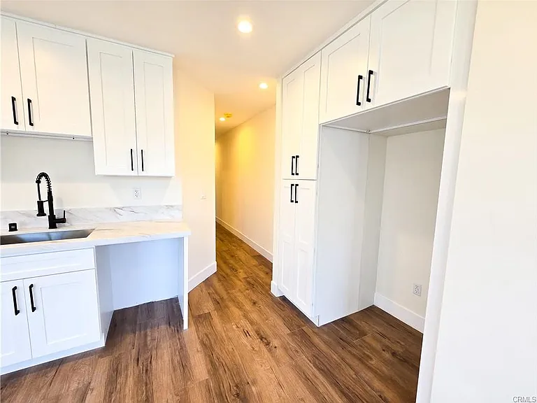 1920 W 52nd St #1920 — Photo 6