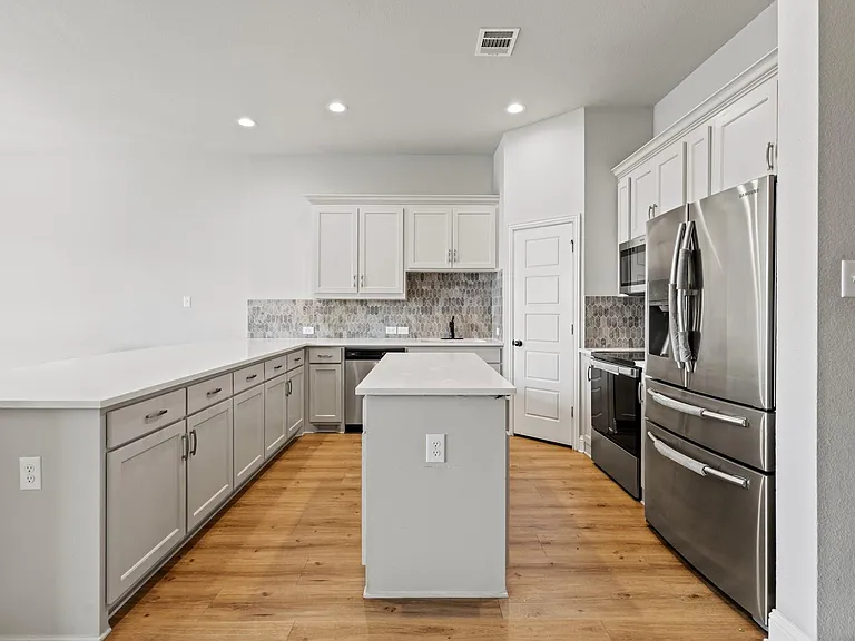4104 Swinley Forest Dr — Photo 3
