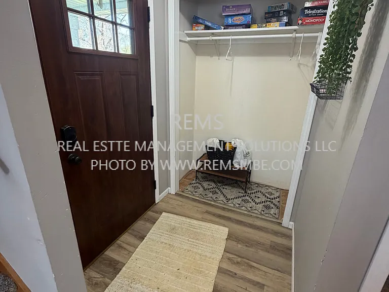 815 Island Ct #1 — Photo 3
