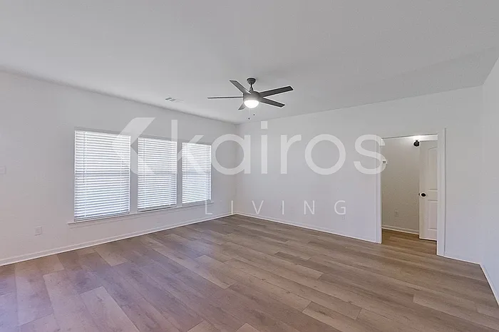 103 Hendrix Rd — Photo 2