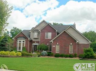 23393 Kirby Dr, Brownstown, MI 48134