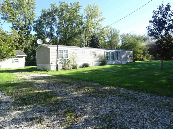 6627 Hallenbeck Hwy, Manitou Beach, MI 49253