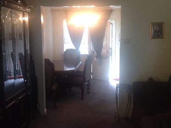 5th image of 926 E 228th St