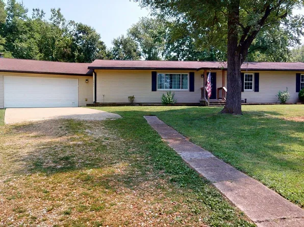 3944 Stillbrook Dr, Sedalia, MO 65301