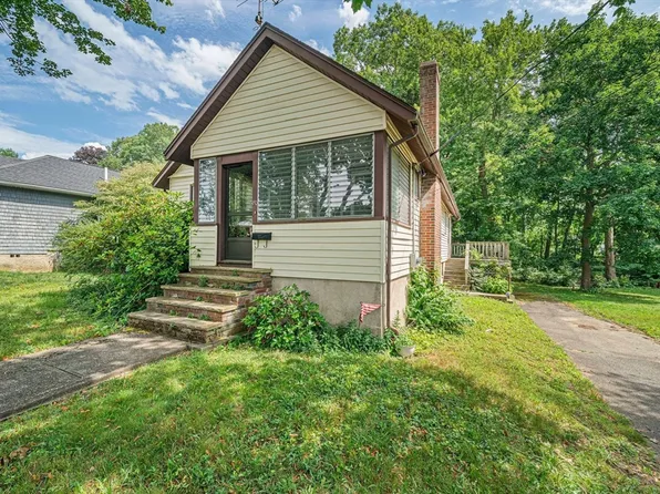 80 Sunset Ave, Brockton, MA 02301