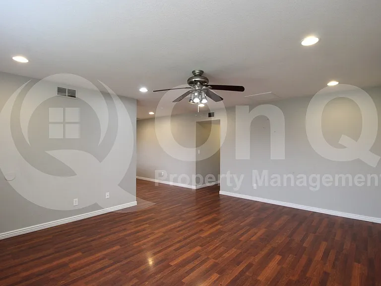 2522 E Don Carlos Ave — Photo 9