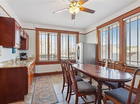 5th image of 918 Dauphine St #5