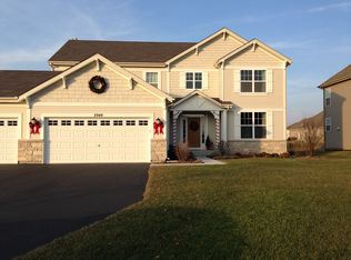 2949 Carlisle Ln, North Aurora, IL 60542