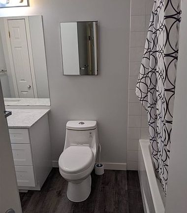 5th image of 10946 81st Ave NW