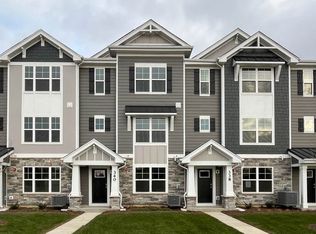 340 Basin Ct, Saint Charles, IL 60174