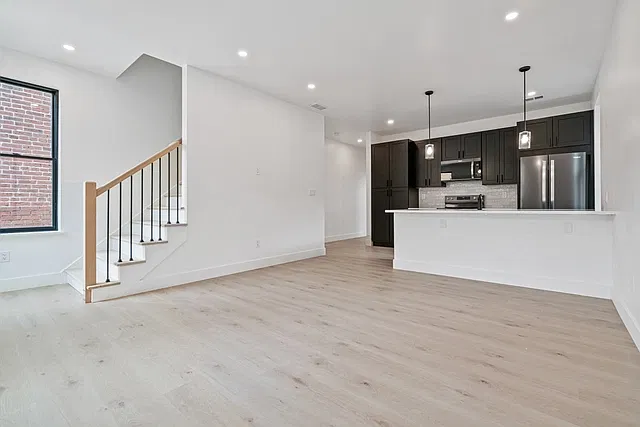 1217 Liverpool Street — Photo 1