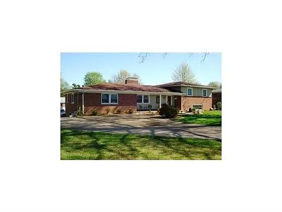 5717 W Mill Rd photo 1