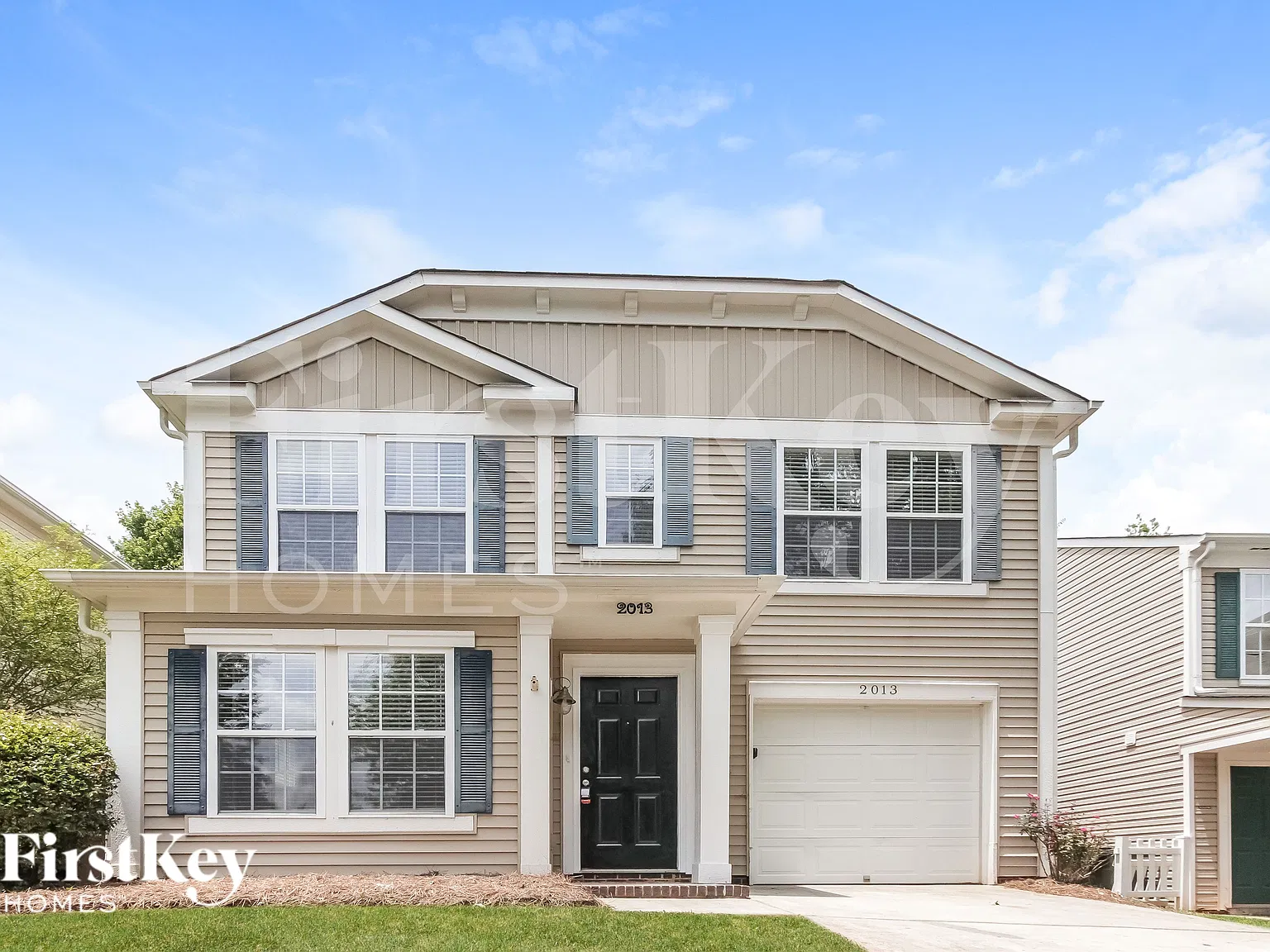 3 bed, 2.5 bath, 2054 sqft, $2,205 — Photo 2