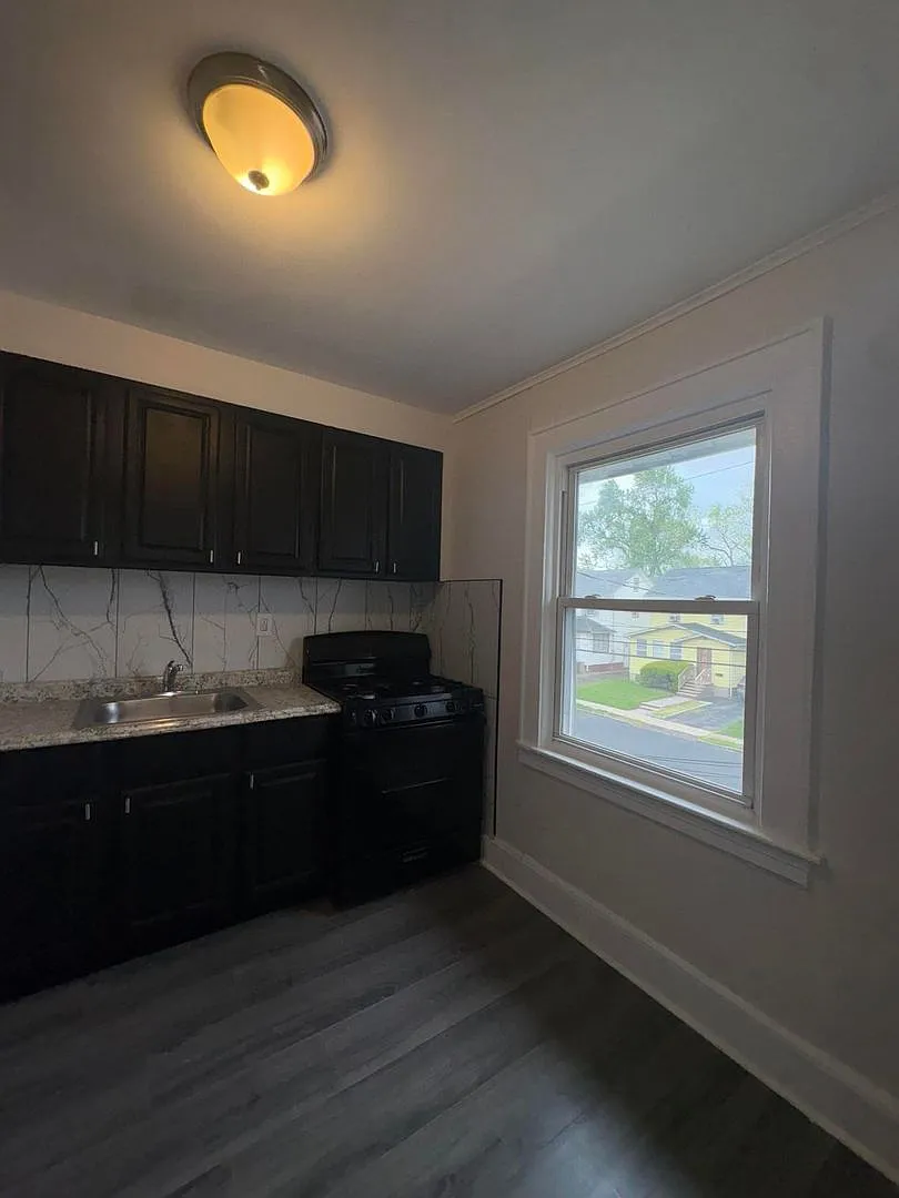 28 Beechwood PI — Photo 3