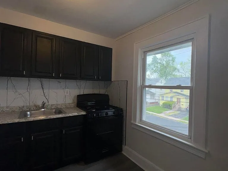 28 Beechwood Pl — Photo 3