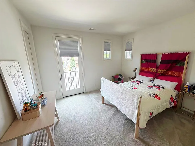 12 Dahlia — Photo 15