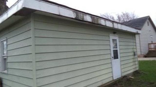 2nd image of 2734 Eaton Ln