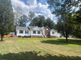 101 Kingsfield Ct, Archdale, NC 27263