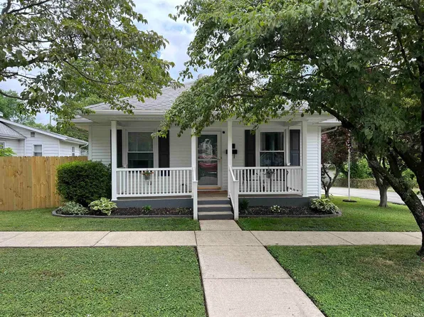 311 W Vine St, Oakland City, IN 47660