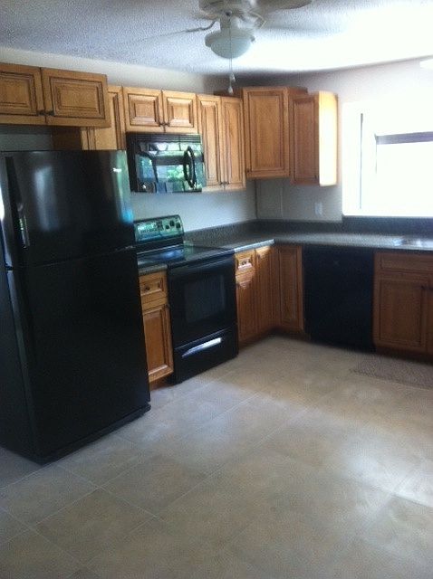 1st image of 1590 Montgomery Ave