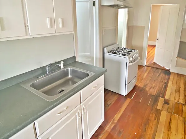 28 Richardson St Floor 3, Brighton, MA 02135