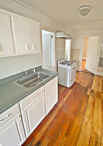 28 Richardson St #3 Photo 1
