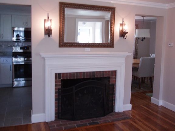 4th image of 90 Worthen Ave