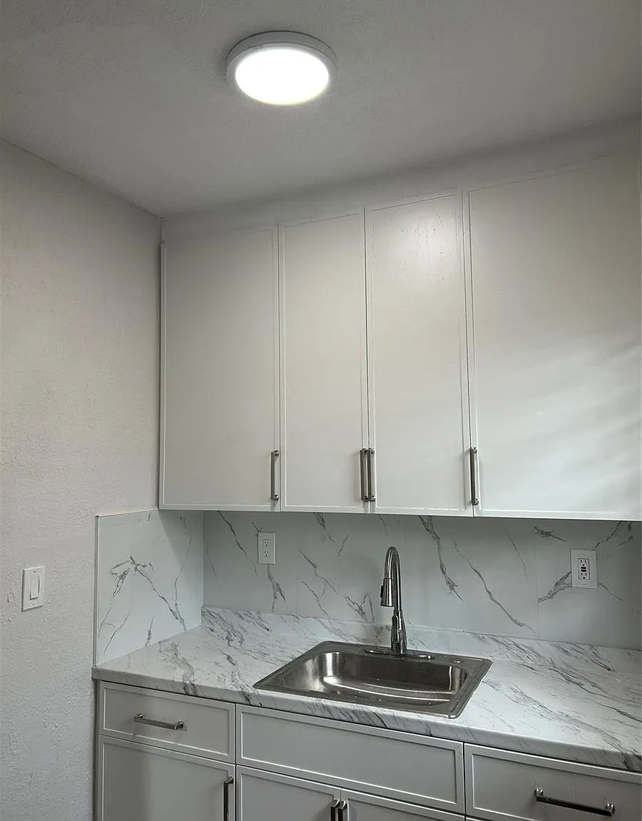 $1,500 731 NW 56th St — Photo 3