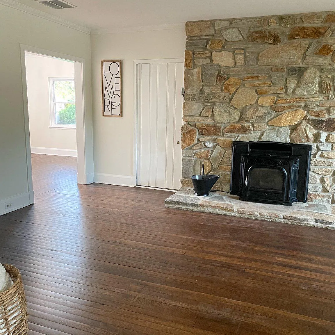 5 bed, 5.0 bath, 2357 sqft, $3,100 — Photo 4