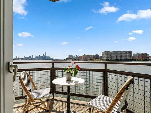 4th image of 600 Harbor Blvd #934/936
