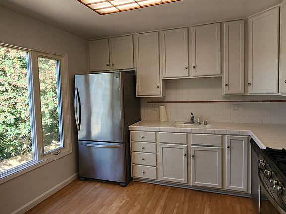 4th image of 341 Dellbrook Ave