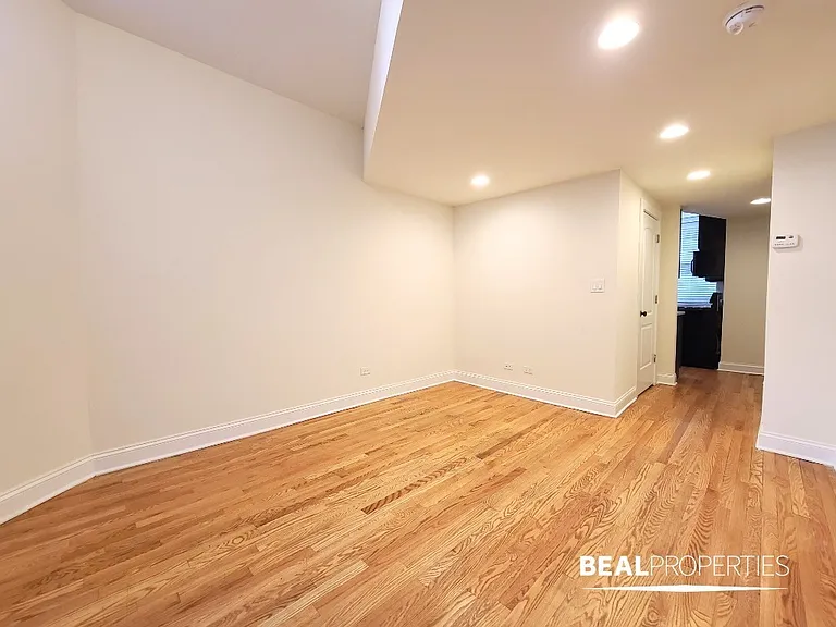 4036.5 N Ashland Ave #GDS — Photo 1