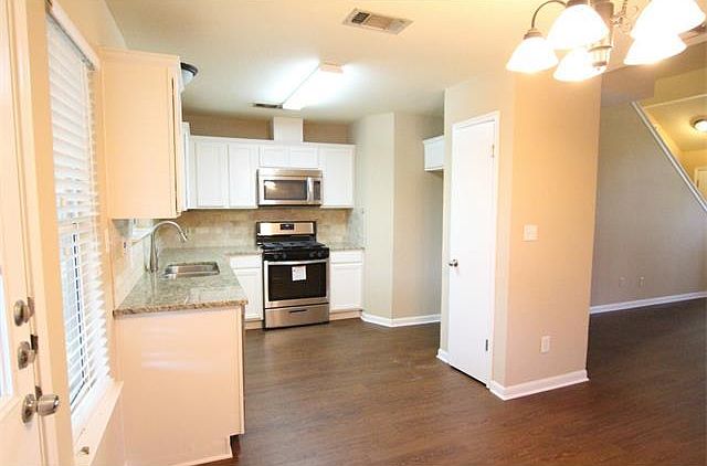 2nd image of 502 Amaryllis Ave