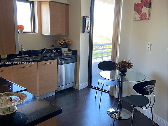 5th image of 3300 NE 191st St APT 1507