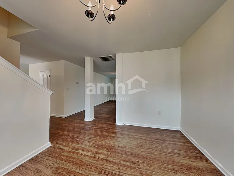 1524 Eastway Dr — Photo 9