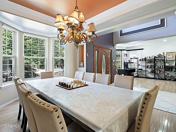 4th image of 178 Woodleigh Place