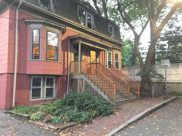 21-23 Sacramento Pl Unit 2, Cambridge, MA 02138