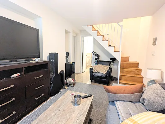 Rented by Manhattan Spaces | media 2