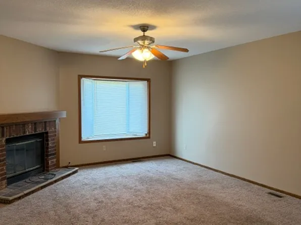 100 E Derby Hills Dr, Derby, KS 67037