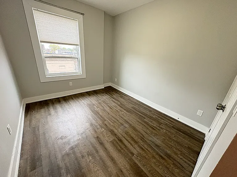 9 Holton Ave N #3 — Photo 9