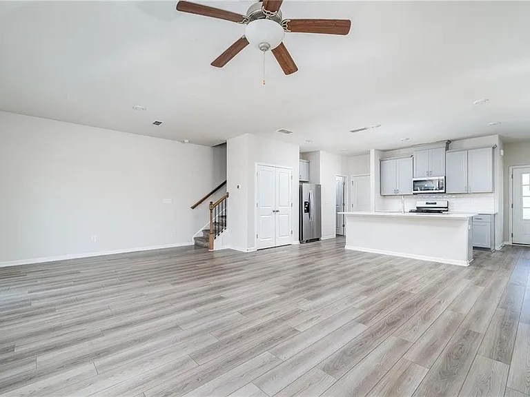 1472 Villageside Ct — Photo 11