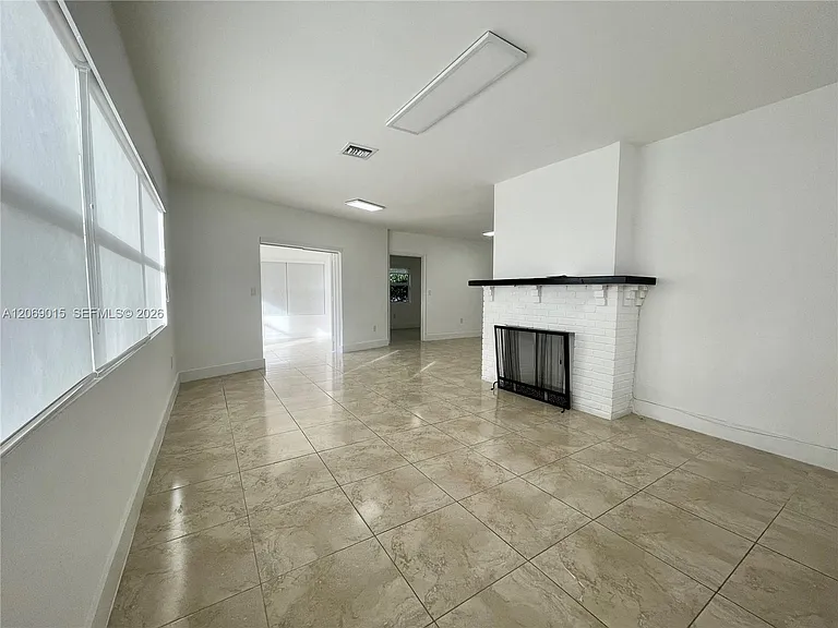 1322 SE 1st Ave — Photo 4