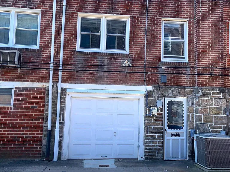4613 Hartel Ave — Photo 17