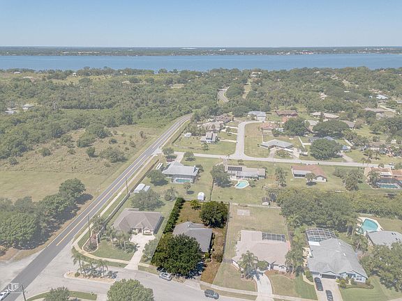 2nd image of 1802 Abbeyridge Dr