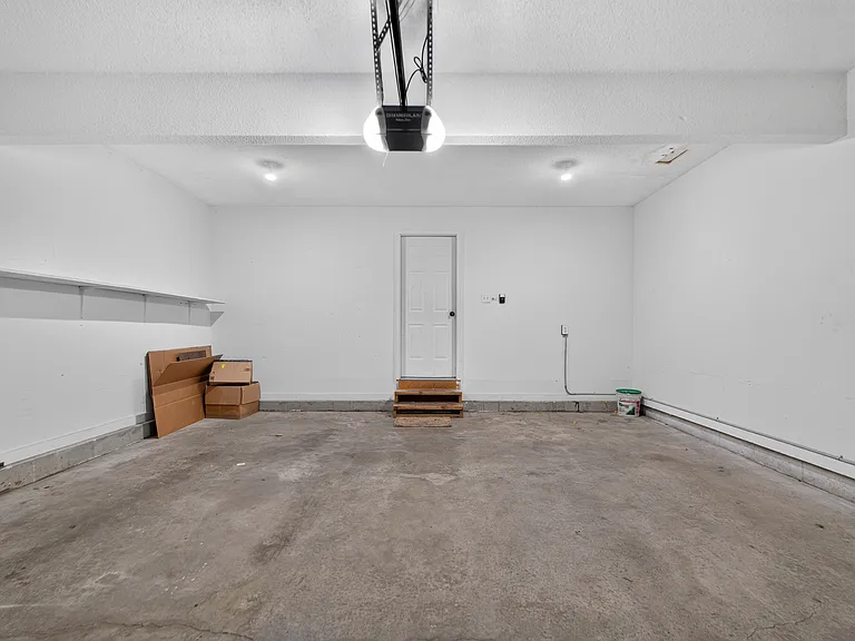 14802 Robinson St — Photo 30