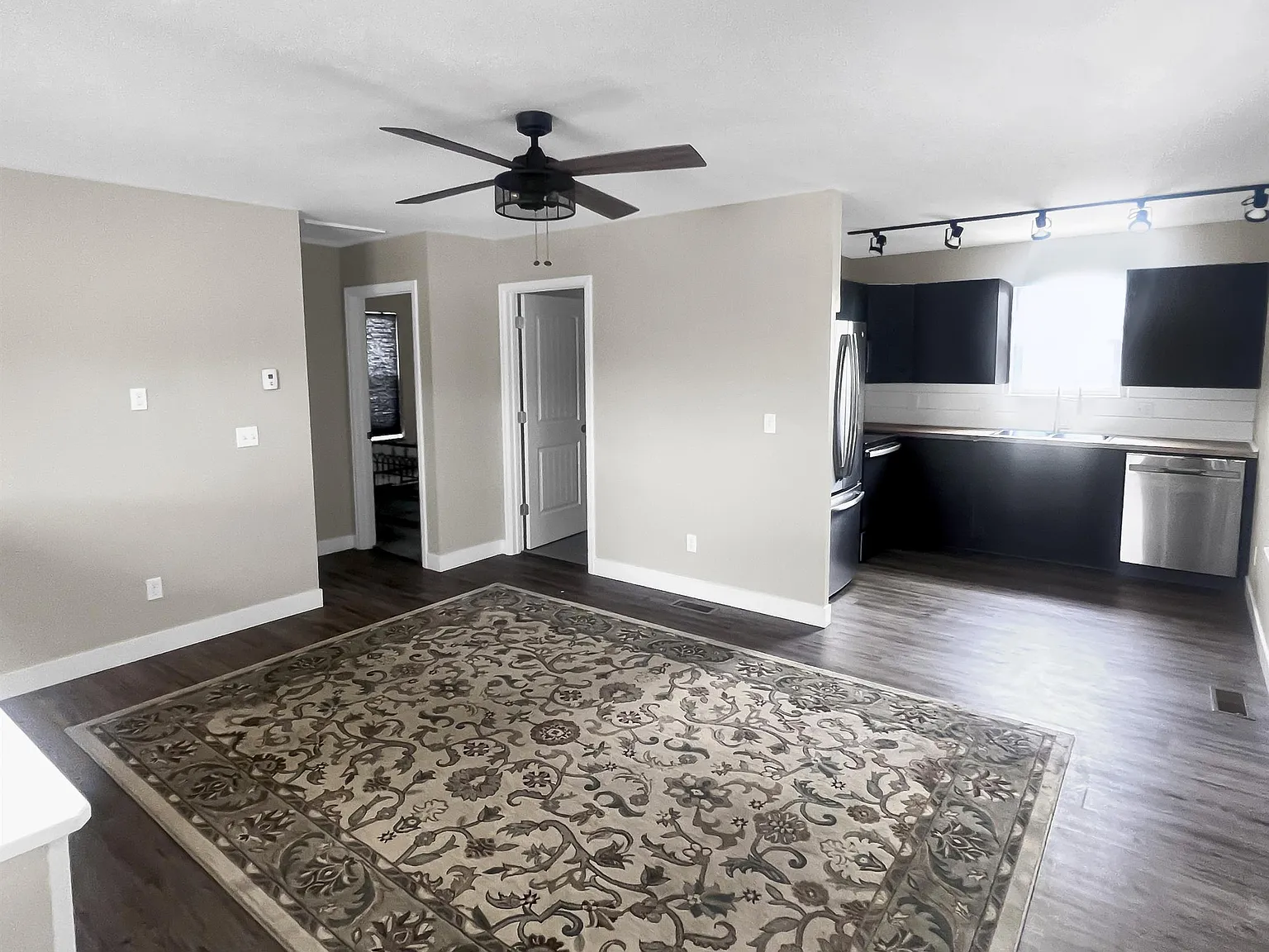 435 South 8th Street - B — Photo 3