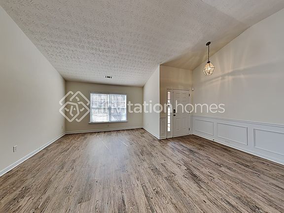 3rd image of 3004 Cooper Woods Ln