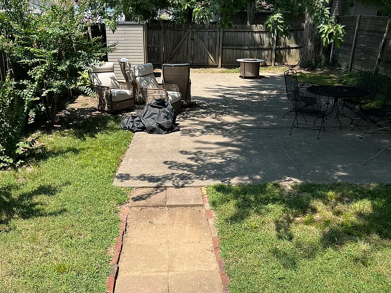 3039 Wentworth Ave — Photo 24